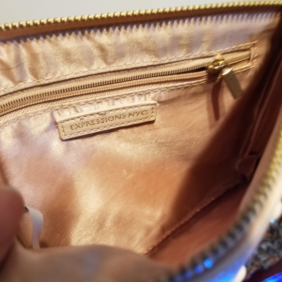 Expressions NYC purse - Picture 6 of 8